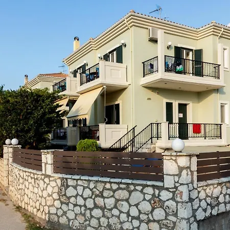 Santa Emelia شقة فندقية 4*