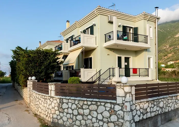 Santa Emelia Aparthotel 4*